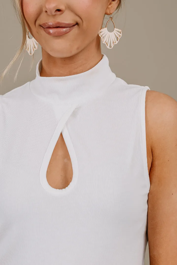 Cut Out Front Knit Tank | White