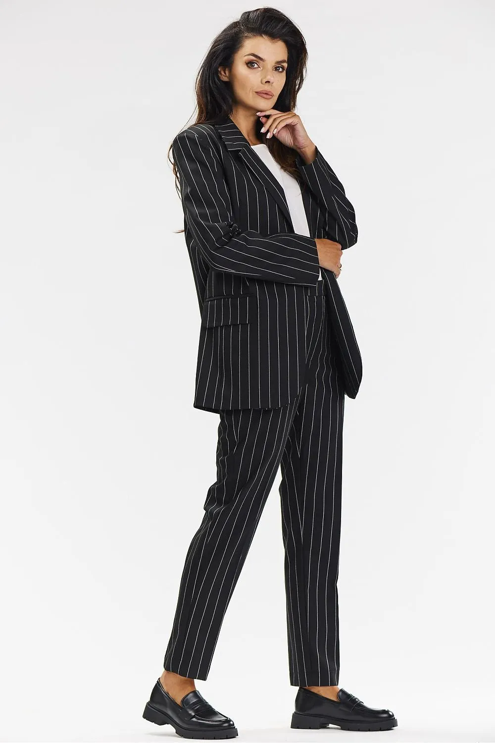 Elegant jacket with a loose striped cut.