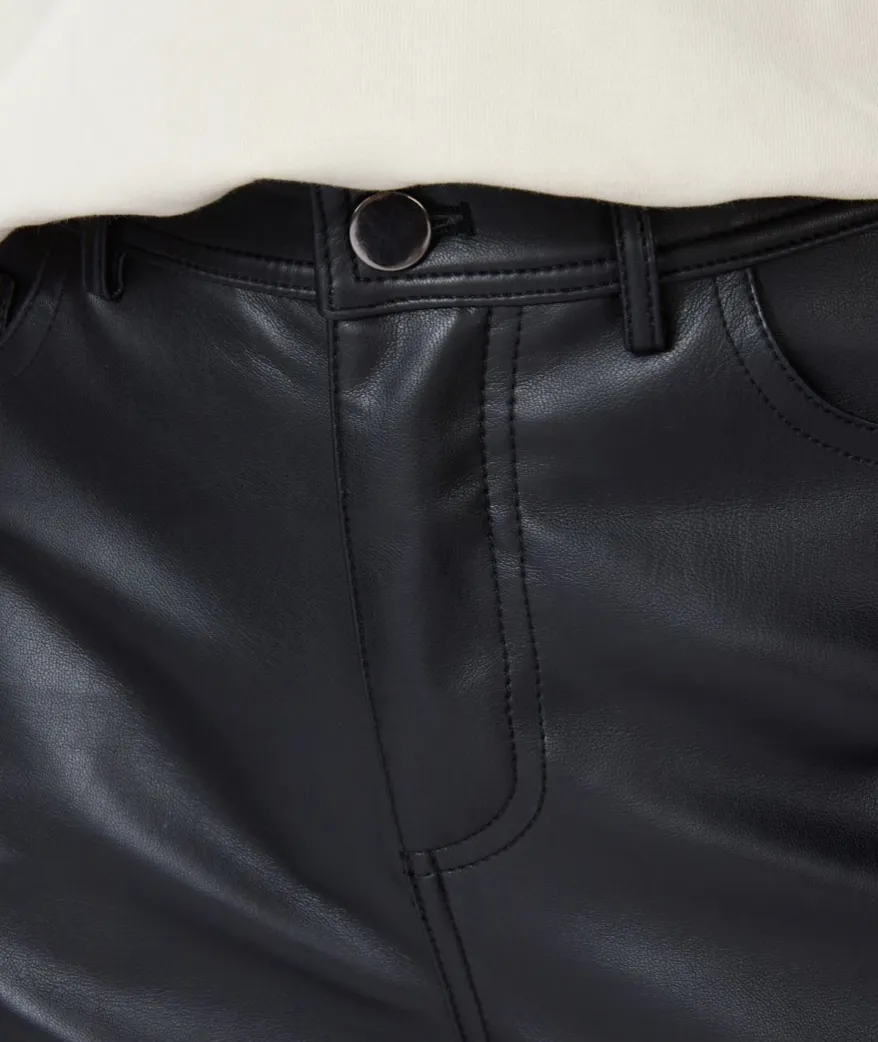 Esqualo- Skinny Leg Faux Leather Pants in Black