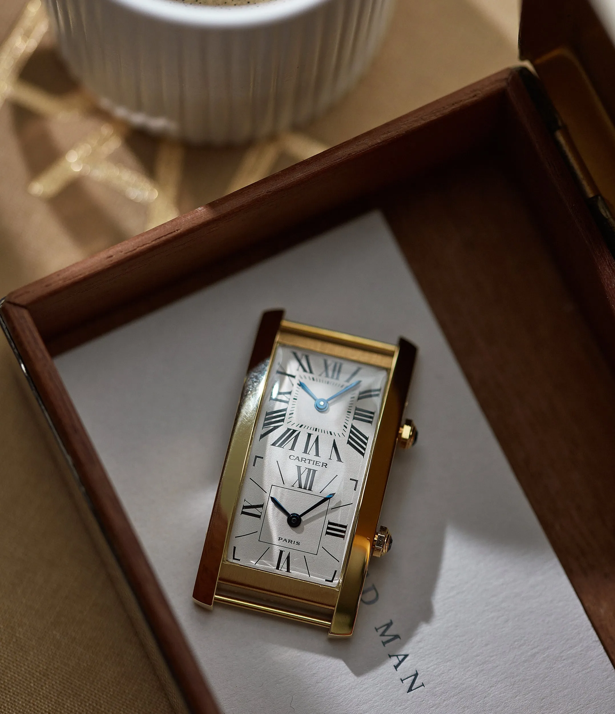 Tank Cintrée | Dual-Time | Yellow Gold