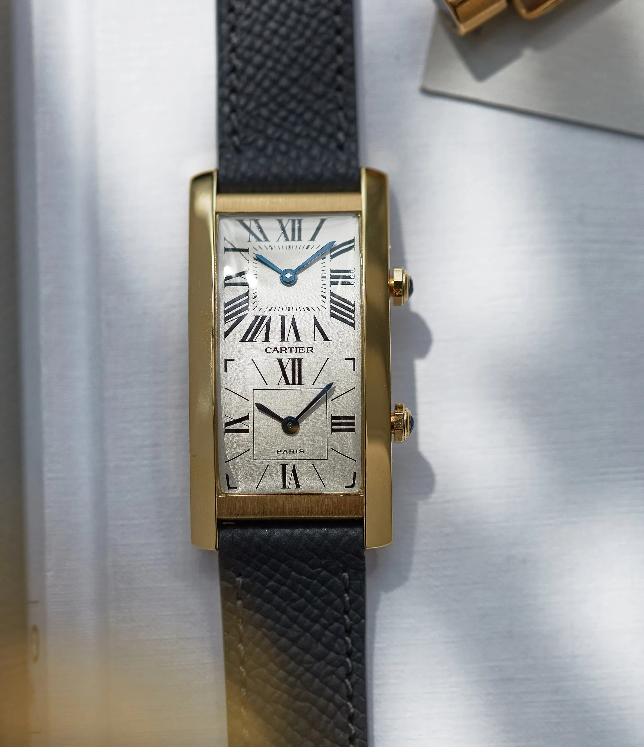 Tank Cintrée | Dual-Time | Yellow Gold