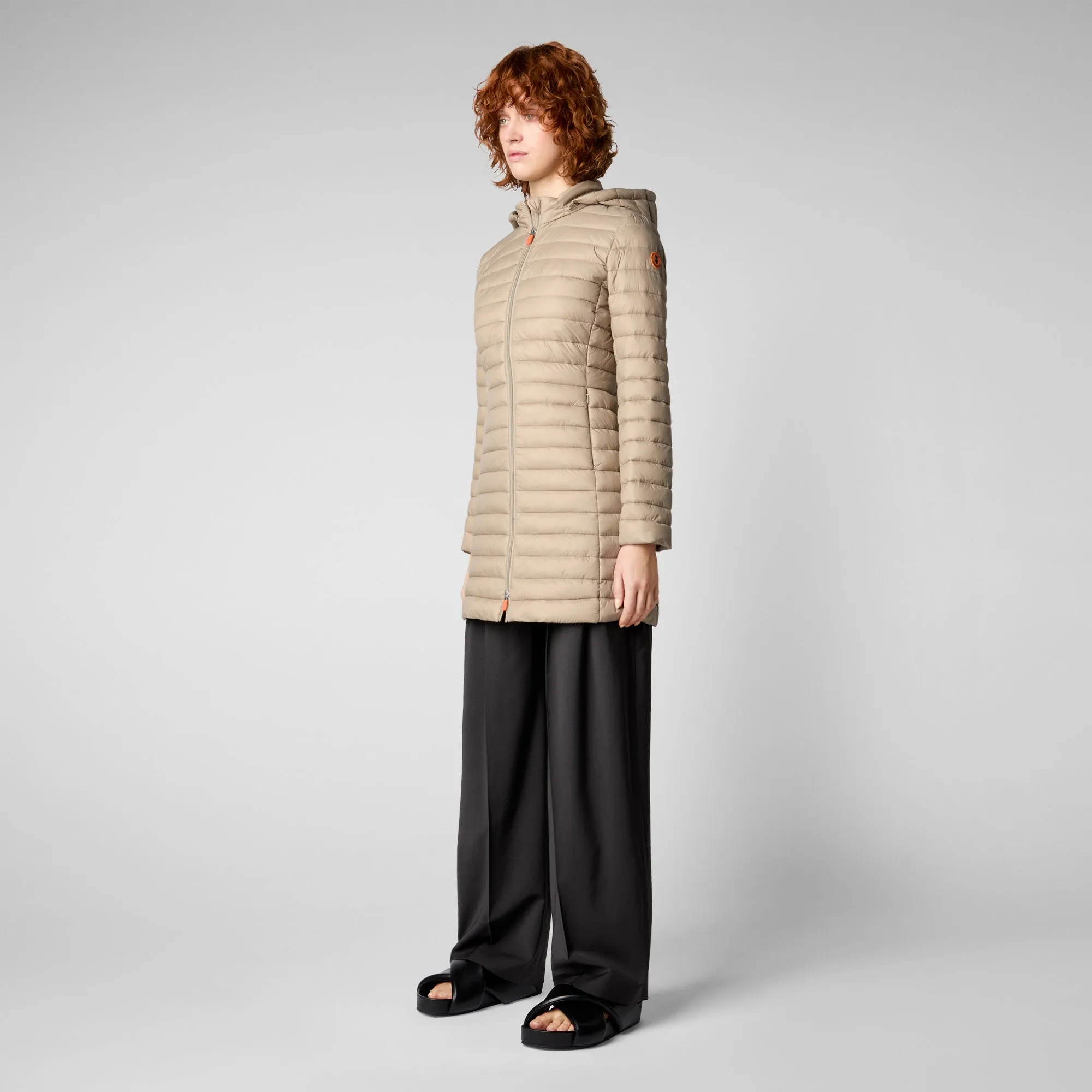 Woman's animal free puffer Bryanna in dune beige