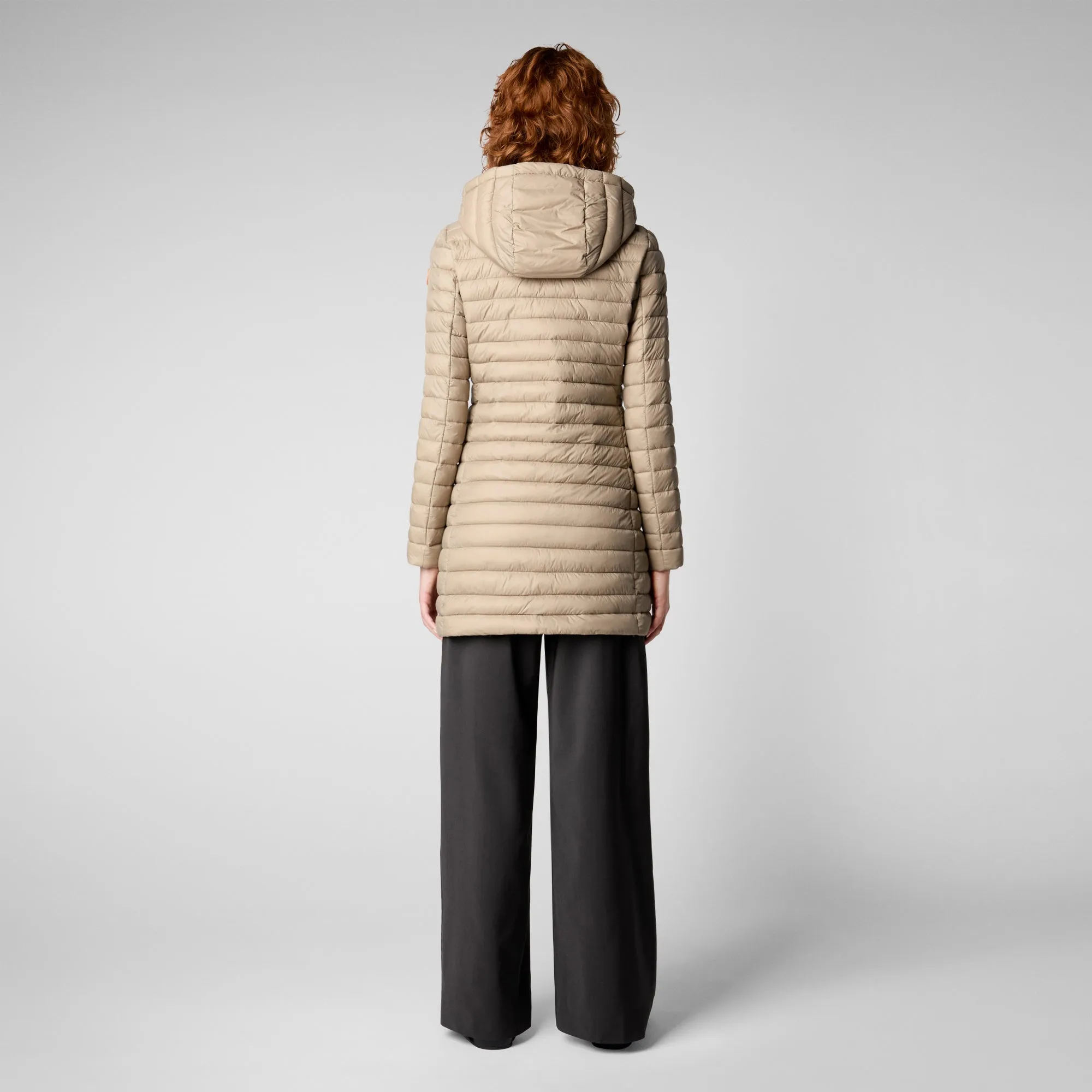 Woman's animal free puffer Bryanna in dune beige